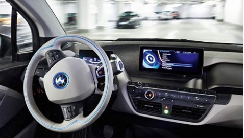 BMW покажет собственный автопилот весной 2016 года