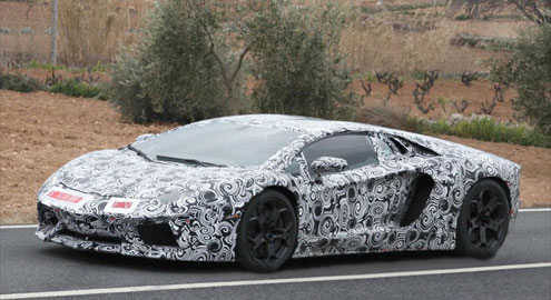Lamborghini Aventador проходит последние тесты