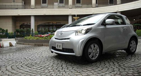 Toyota готовит к показу прототип электромобиля на базе iQ