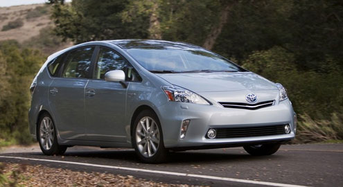 Семейство гибридов Toyota пополнилось новинкой Prius v
