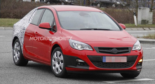Новая Opel Astra в кузове седан уже почти готова