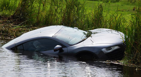 Суперкар Audi R8 утопили во время тест-драйва