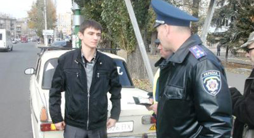 В Луганске ГАИ раздает иконки