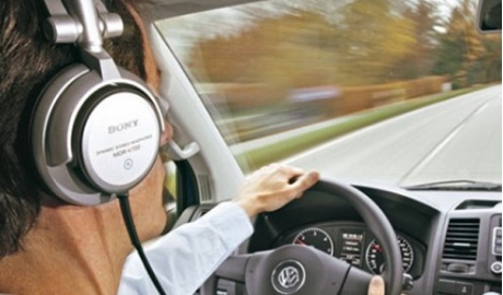 Какую музыку категорически нельзя слушать в автомобиле