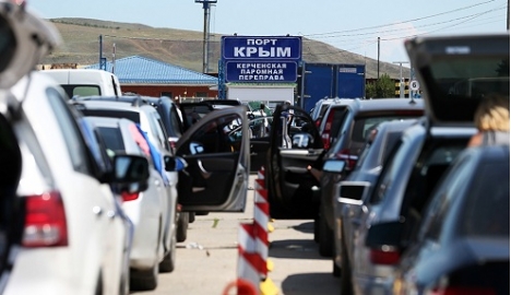 На Керченской переправе водители перевернули авто депутата Госдумы
