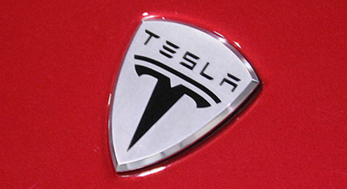 Tesla выпустит электроседан по цене бензинового конкурента
