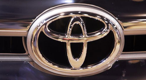 Автомобили Toyota 2012 года производства можно приобрести в салонах официальных дилеров