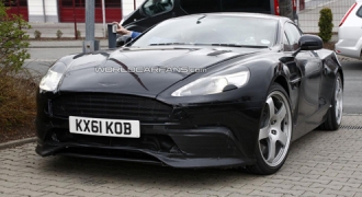 �������� ���� ��������� Aston Martin DB9 ��� ���������