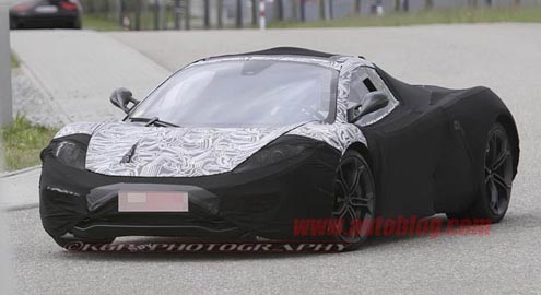 Главный конкурент Bugatti Veyron выехал на ходовые испытания